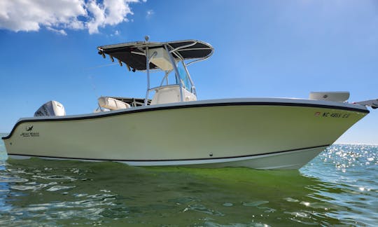 23 pieds. Bateau de pêche Center Console Mako 234 à louer à Sarasota