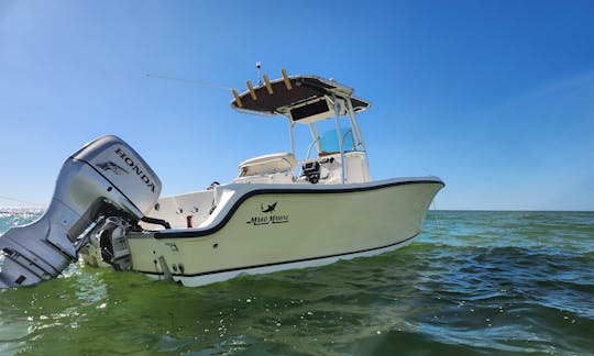 23 pieds. Bateau de pêche Center Console Mako 234 à louer à Sarasota