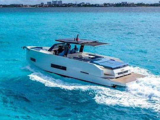 42ft Incredible De Antonio Motor Yacht in Cancún, Up to 12 Guests 