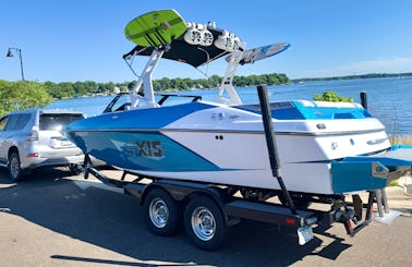 Stylish 22ft Axis Surf Boat on Lake Pleasant