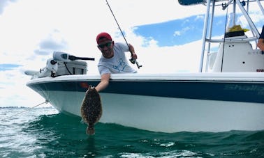 Viajes en barco chárter personalizados de Fort Myers a Nápoles. Pesca, delfines, caza con conchas.