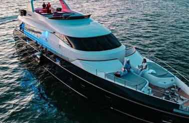 110ft Azimut Power Mega Yacht in Miami Beach, Florida