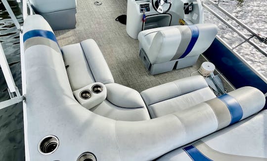 Bentley Pontoon-Double Bimini Boat for Rent in Riverview