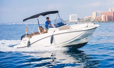 Alquila un barco Quicksilver para 7 personas en Benalmádena, España