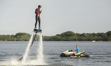 オランダのアムステルダムでフライボード体験を楽しもう