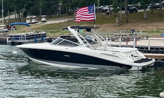 2010 SeaRay SLX 270 - Captain Incl.