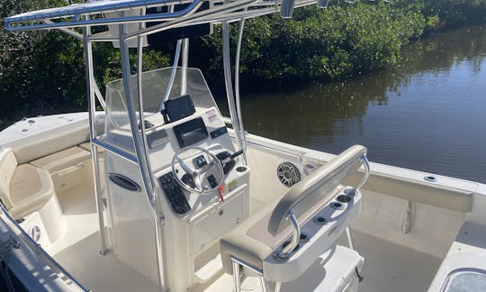 Consola central Cobia 2016 de 22 pies en Placida, Florida