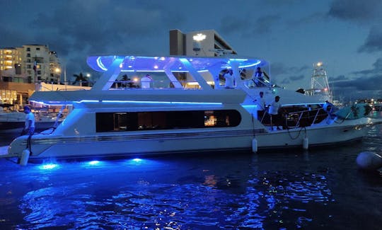 Mega Moon Yacht In Cabo San Lucas, Mexico