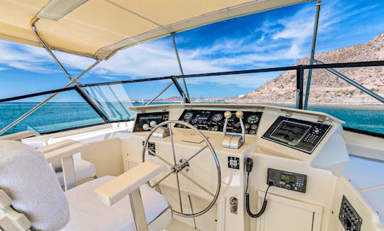 60ft Hatteras Sport Cruise Power Mega Yacht Rental in La Paz, Mexico