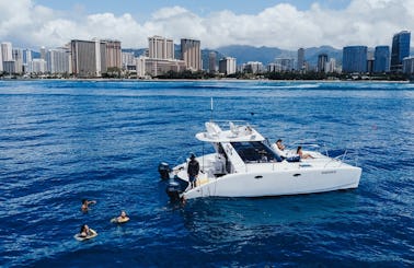 30ft Custom Power Catamaran Private Charter in Waikiki, Hawaii