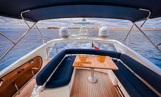 Sunseeker Manhattan 60’ Motor Yacht Charter in Cancún, Isla Mujeres