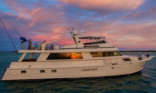 85ft Hatteras Luxury Mega Yacht in Miami!