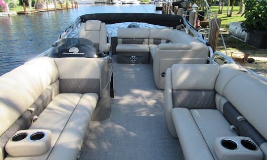 20ft Pontoon Party Boat for Rent in Pompano Beach