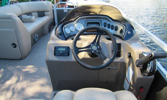 BRAND NEW! 20ft Pontoon Party Boat for Rent in Pompano, Beach Florida