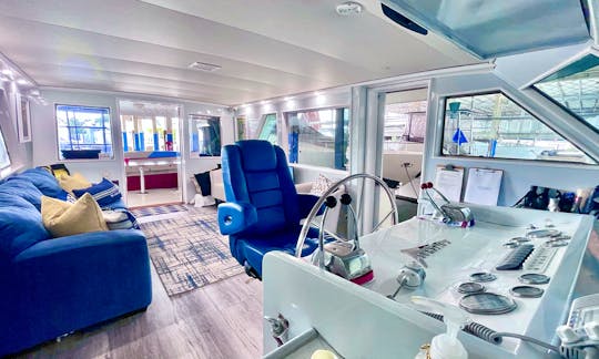 60 Ft Yacht with HOT TUB and Party Lights ** Up to 13 Guests