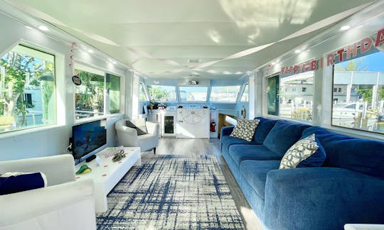 60 Ft Yacht with HOT TUB and Party Lights ** Up to 13 Guests