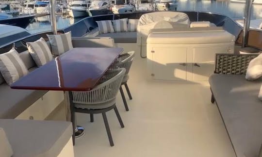 Azimut 85 Luxury Yachting Experience