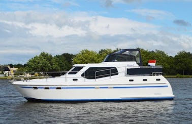 Tyvano 38 (Merel) Motor Yacht in Woubrugge Zuid-Holland