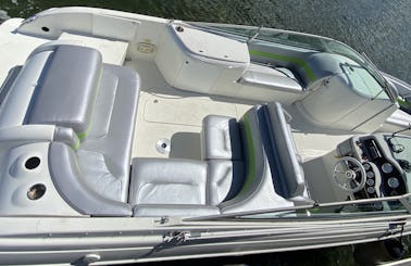 26ft Formula Boat Charter in Grand Cayman
