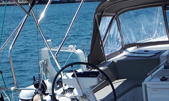 Beneteau Oceanis 40.1 Sailboat Charter in Volos