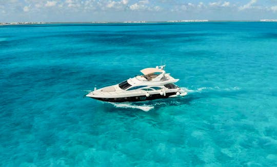 Amaizing Azimut 62ft Motor Yacht Rental in Cancún up to 18 pax