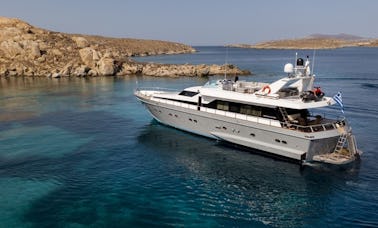 Croisières hebdomadaires et quotidiennes au départ de Mykonos et des Cyclades à bord du méga-yacht de luxe Akhir de 27 mètres !