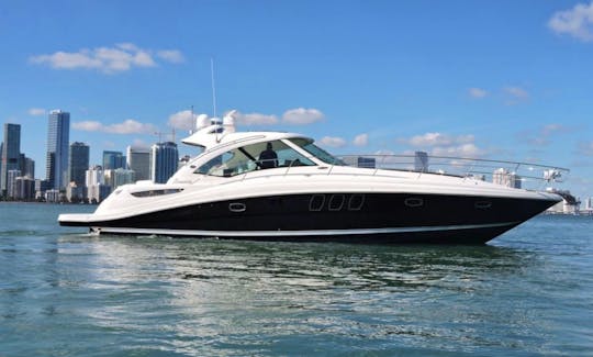 48' Sea Ray Sundancer Motor Yacht Rental in Miami, Florida