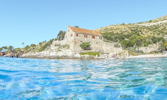 Old fisherman house in Dubovica Bay