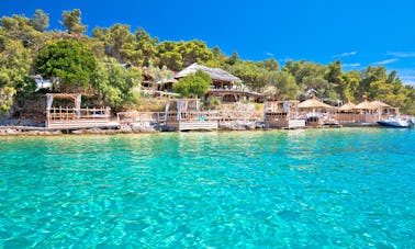 Passeio de barco privado para as ILHAS HVAR e PAKLENI saindo de SPLIT