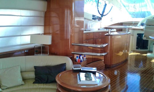 Azimut yacht in Casa de Campo