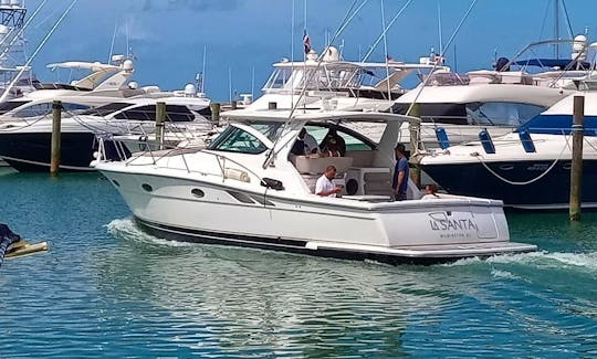 Tiara Yacht in Dominicus