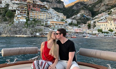 Excursion en bateau à Sorrente, Capri et Positano avec un yacht à moteur Aprea Mare