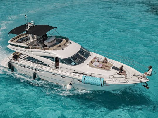 Flybridge Azimut de 70 pieds à Cancún 