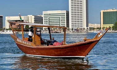 Passeio de barco tradicional em Al Seef Bur Dubai