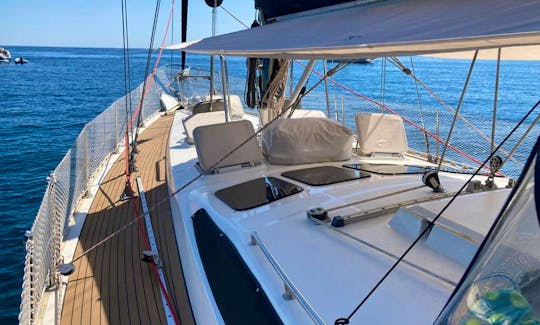 ¡Sail with us in our Dynamique47! Family sailing around Antigua & Barbuda