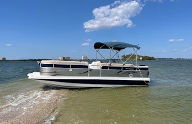 Newest in the Fleet! Hurricane FunDeck 236 200hp 12 Guests in Naples & Marco Island /Captain available!/