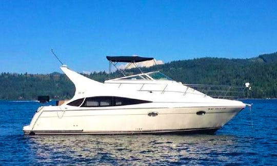 The Luxurious Carver Yacht. Cruise in style along the Ottawa/Gatineau river!