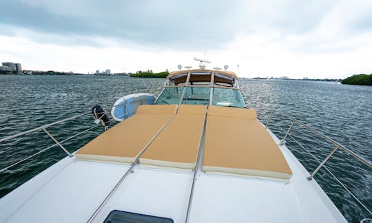 Incredible 45' Sea Ray Sundancer Yacht in Miami Beach!!