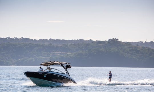 Jet Boat 24 Ft Rental in Culebra, Guanacaste Province