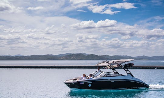 Jet Boat 24 Ft Rental in Culebra, Guanacaste Province