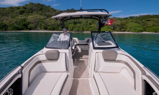 Jet Boat 24 Ft Rental in Culebra, Guanacaste Province