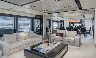 40m Luxurious Yacht Charter in Dubai