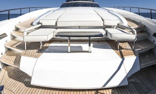 40 meter luxurious yacht with two different areas of sun lounges