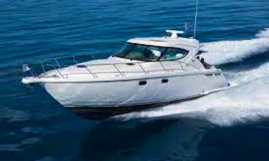 43ft Tiara Motor Yacht Rental in Punta Cana, La Altagracia