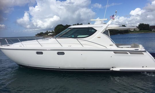 Location de yacht à moteur Tiara à Punta Cana La Altagracia pour 14 personnes !