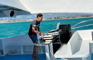 Ultimate Party with Luxury Yacht Charter for Up to 150 Guests!