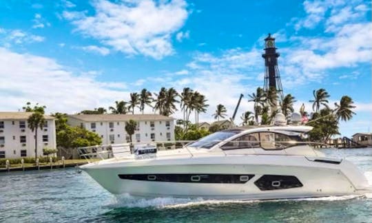 43ft Azimut Atlantis Motor Yacht Charter in Fort Lauderdale, Florida