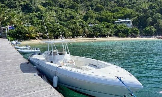 Bateau à console centrale Intrepid de 37 pieds pour 12 personnes à Saint-Thomas, Îles Vierges américaines