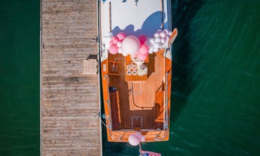 Bateau en bois classique pour 12 passagers à Huntington Beach, en Californie