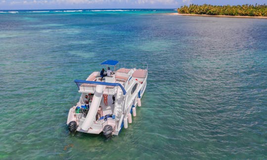 🤩 BATEAU DE LUXE POUR UNE ENTERREMENT DE VIE DE JEUNE FILLE OU UNE FÊTE D'ANNIVERSAIRE VIP PRIVÉE sur la plage de Sosua.